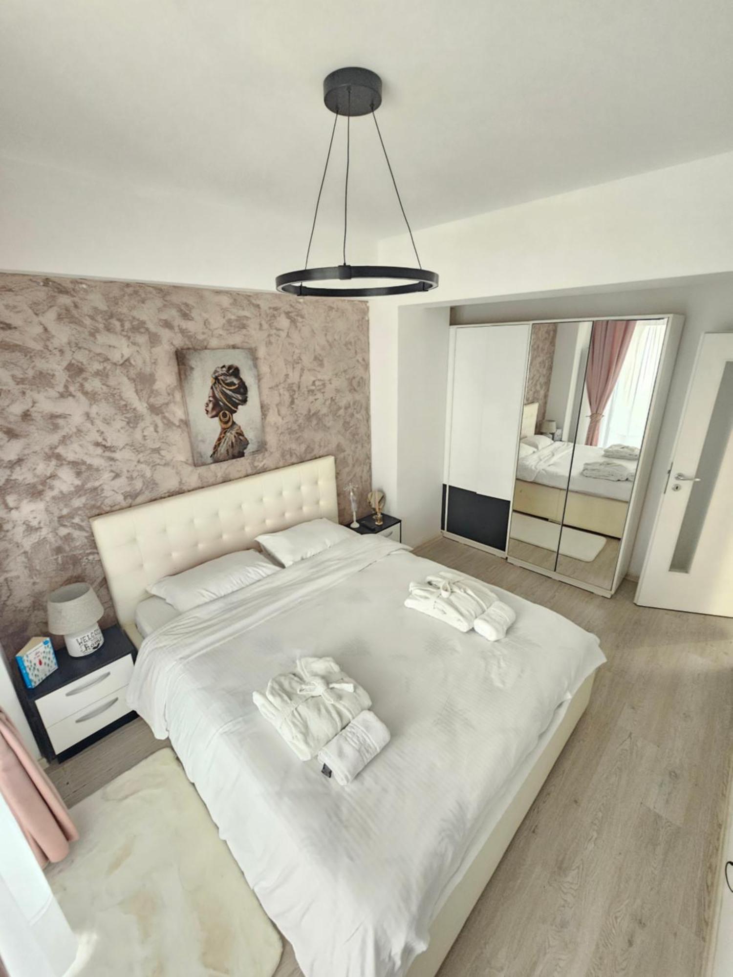 Enjoy My Home Near Palas Mall 2 Яш Екстериор снимка